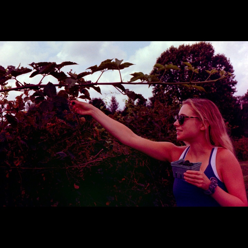 Meet your Posher, Becca